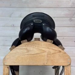 Used Stubben Genesis CL Dressage Saddle 17/N -Equi Gear Shop 332 Cantle 78489.1687460942