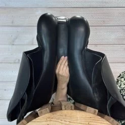 Used Stubben Genesis CL Dressage Saddle 17/N -Equi Gear Shop 332 Channel Measurement 44811.1687460932
